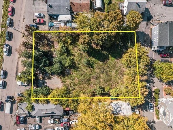 3 S Mason St, Salem, MA 01970