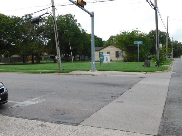 1906 N Travis, Sherman, TX 75092