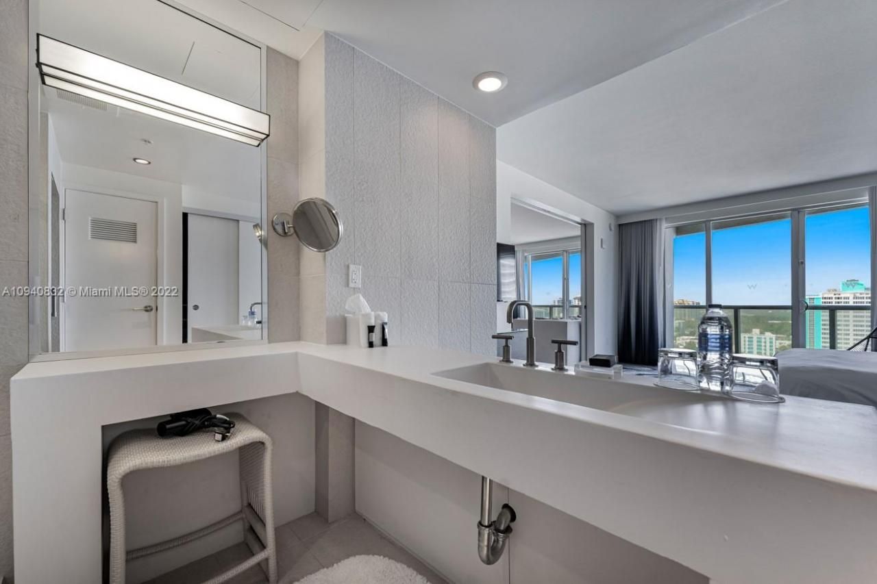 3101 Bayshore Dr, Unit 1402, Fort Lauderdale, FL 33304 Photo