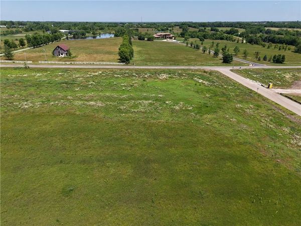 20720 Briar Street, Stilwell, KS 66085