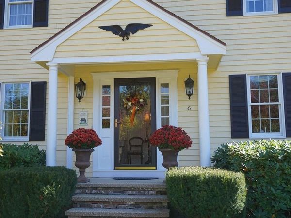 6 Flint Meadow Dr, Brookline, NH 03033