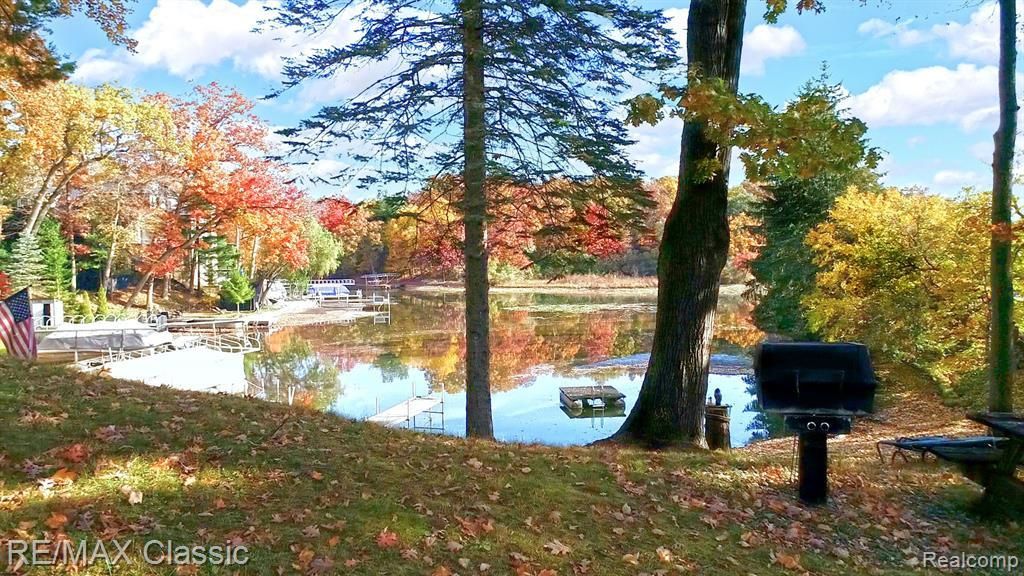 512 Fernhurst Court, Orion Township, MI 48362 Main Photo