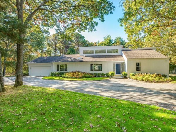 1 Whippoorwill Lane, East Quogue, NY 11942