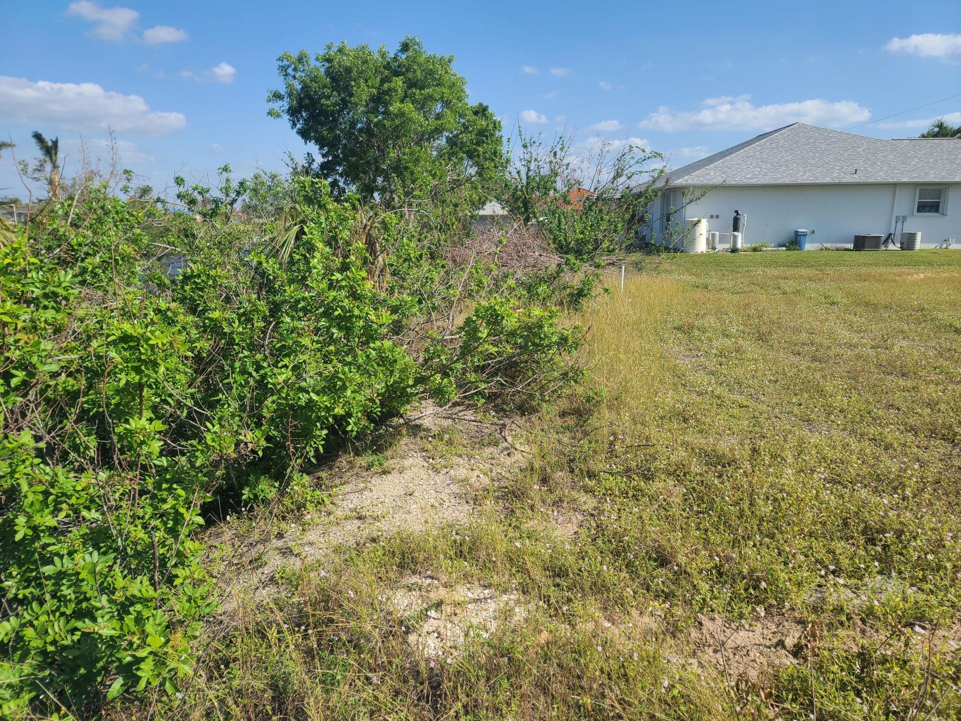 725 NW 8th Terrace, Cape Coral, FL 33993 Photo