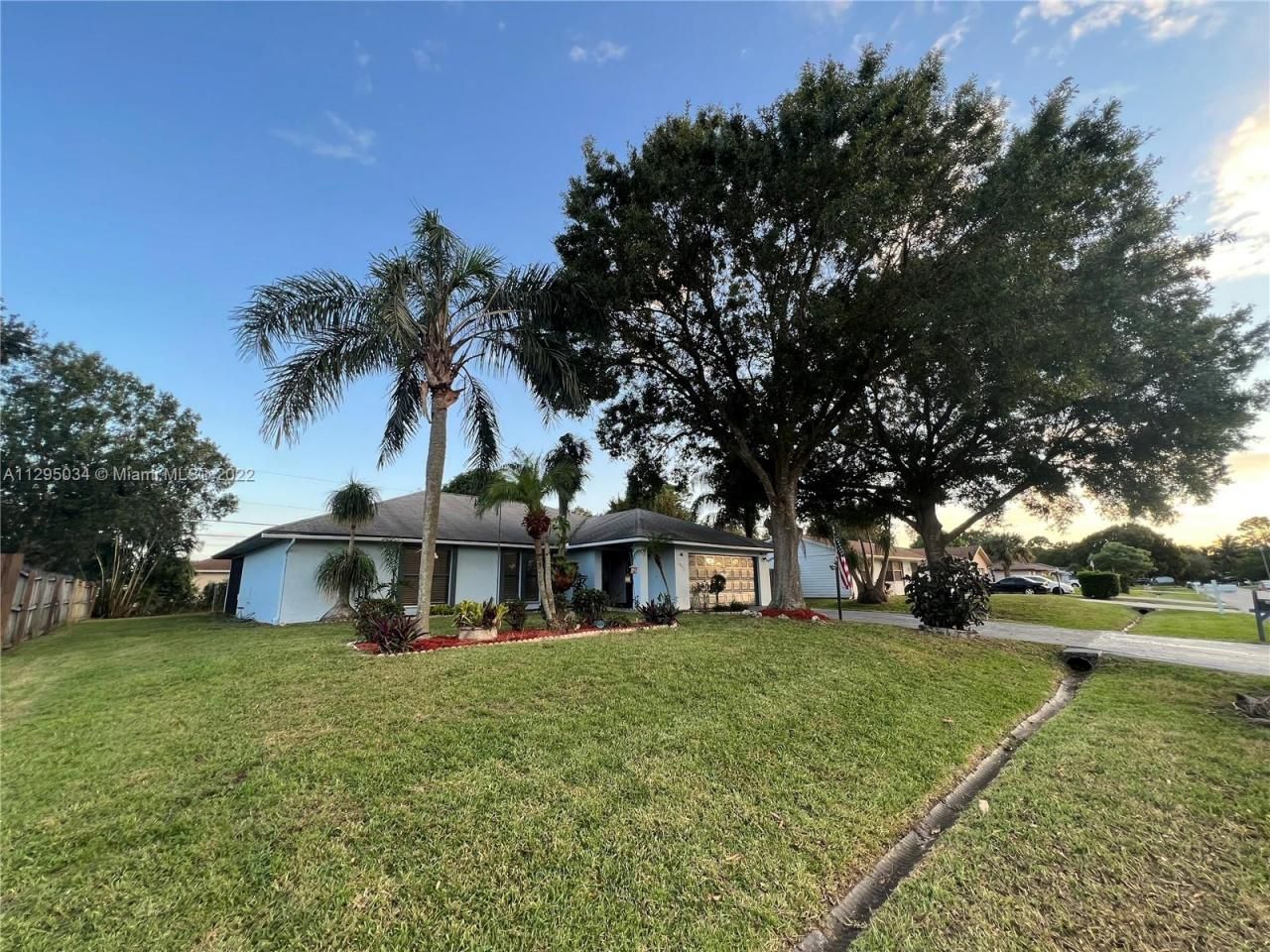 1921 SW Hickock Ter, Port Saint Lucie, FL 34953 Photo