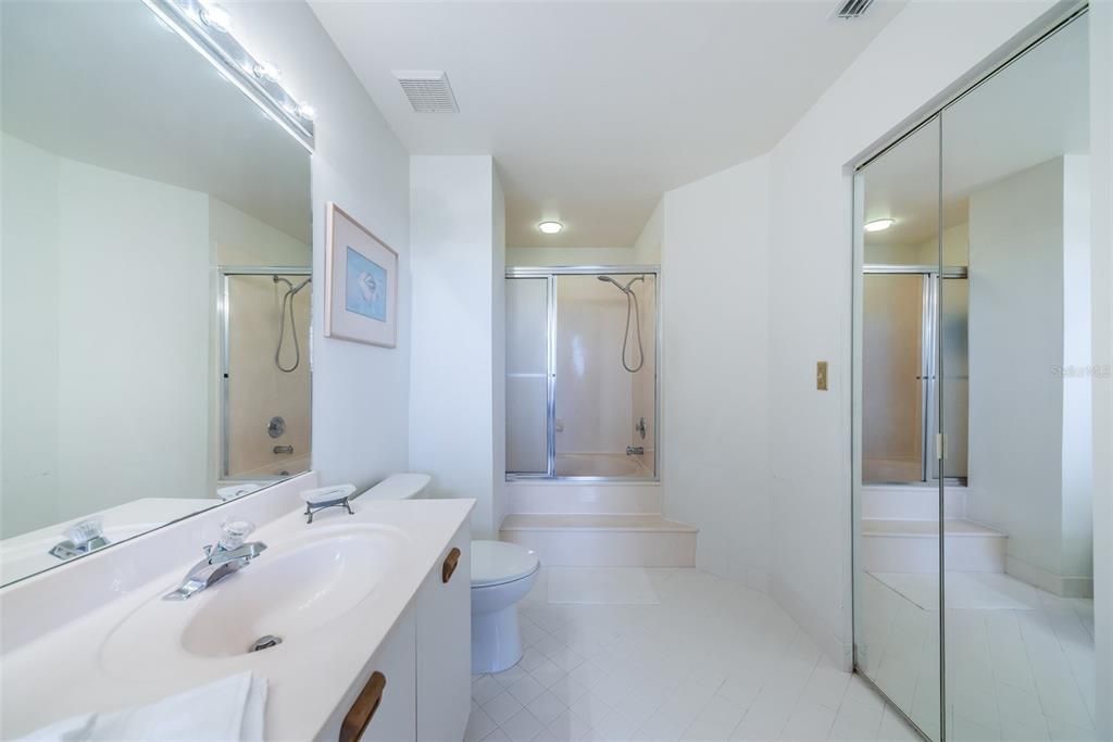 6151 Bahia Del Mar Boulevard, Unit 220, Saint Petersburg, FL 33715 Photo