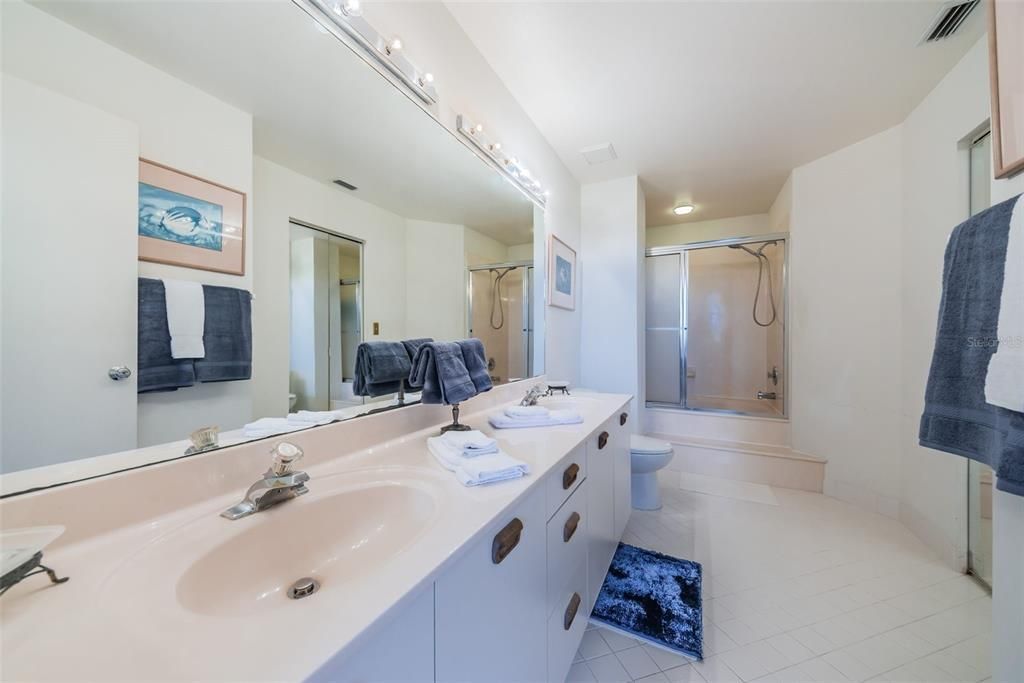 6151 Bahia Del Mar Boulevard, Unit 220, Saint Petersburg, FL 33715 Photo
