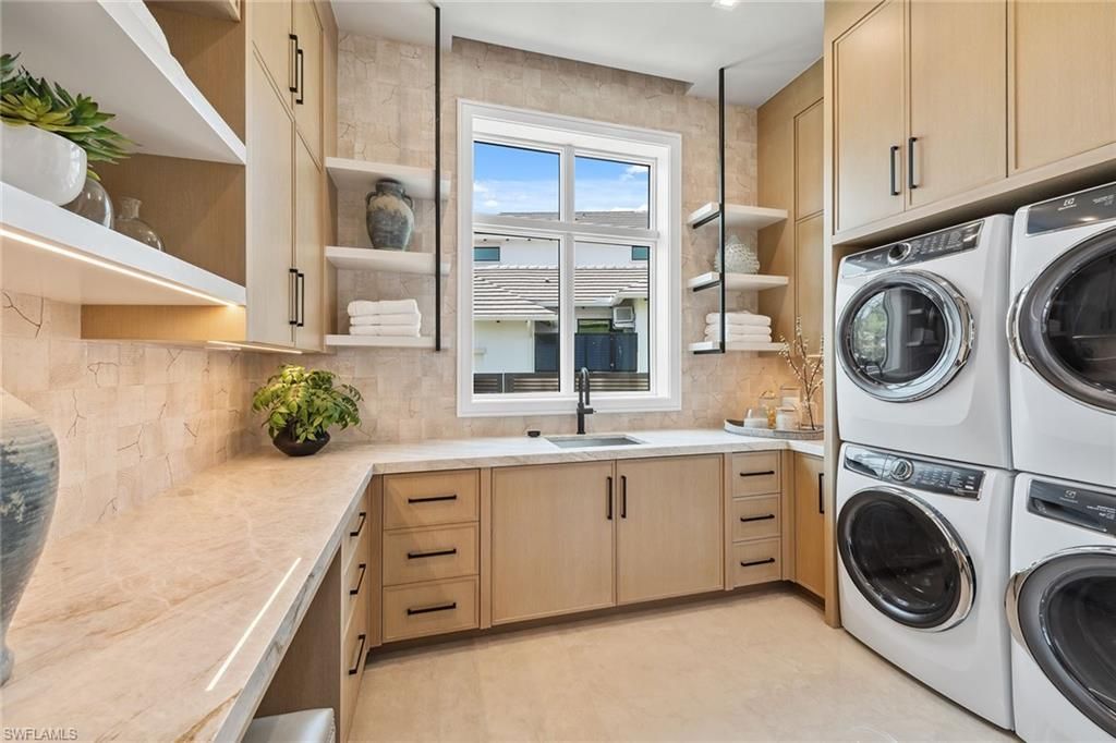 355 Colony Dr, Naples, FL 34108 Photo