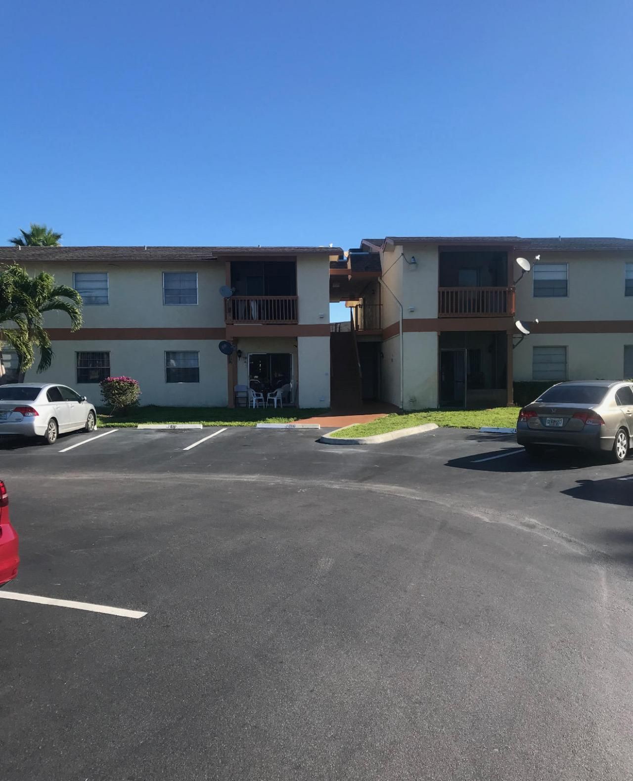 1830 Abbey Road, Unit 105, West Palm Beach, FL 33415 Photo