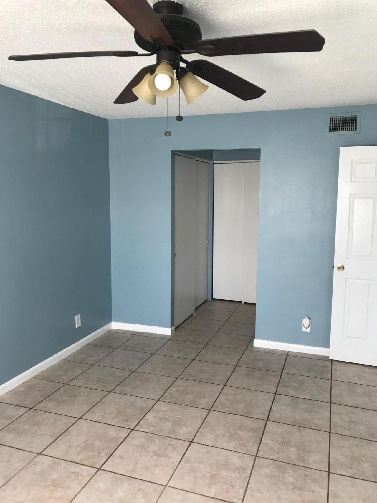 1830 Abbey Road, Unit 105, West Palm Beach, FL 33415 Photo