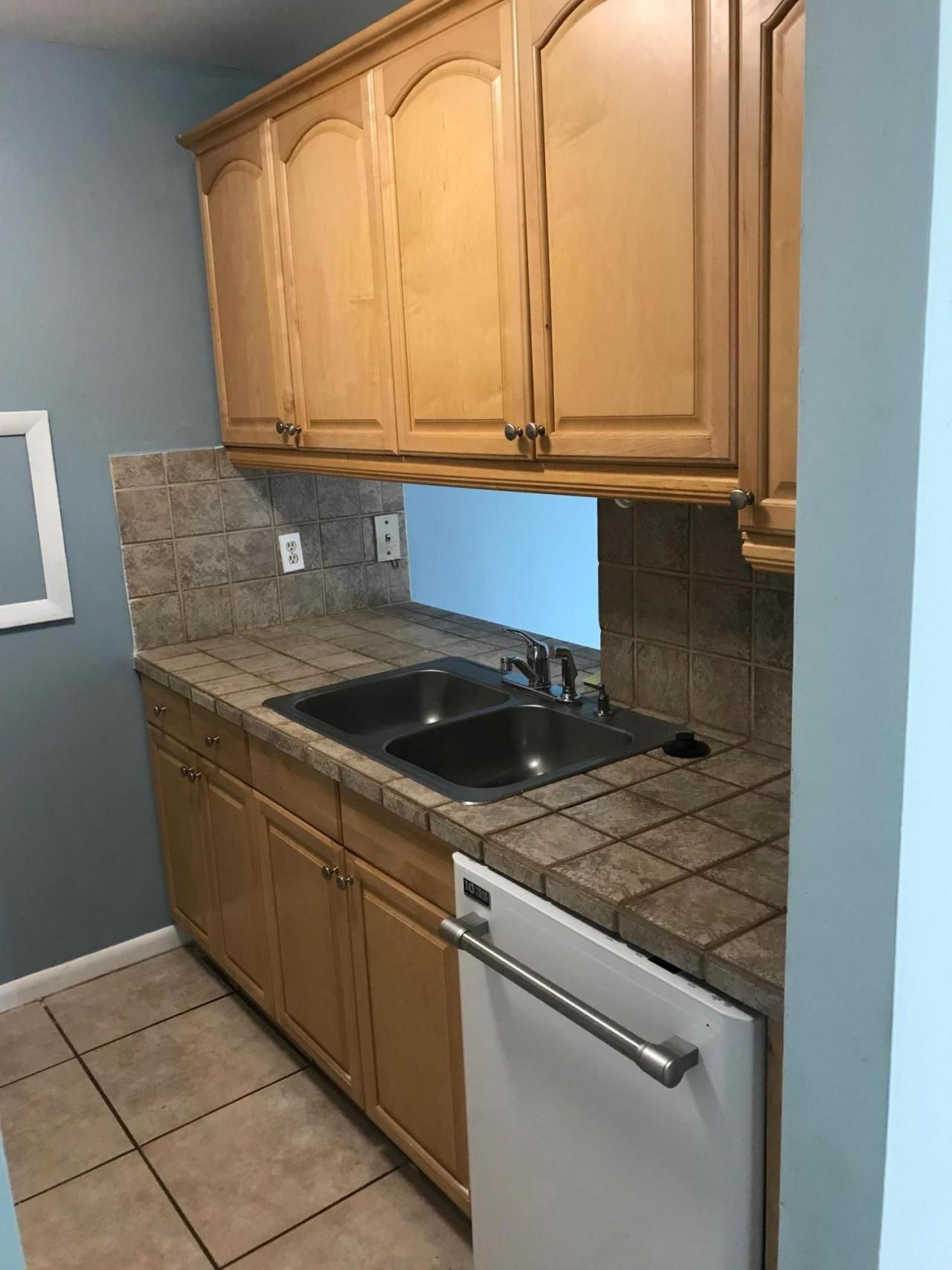 1830 Abbey Road, Unit 105, West Palm Beach, FL 33415 Photo