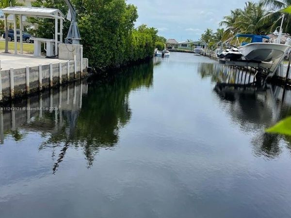 30351 Flamingo Ln, Big Pine, FL 33043