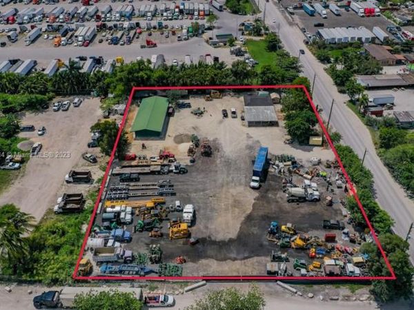 15721 NW 122 AVE, Miami, FL 33018