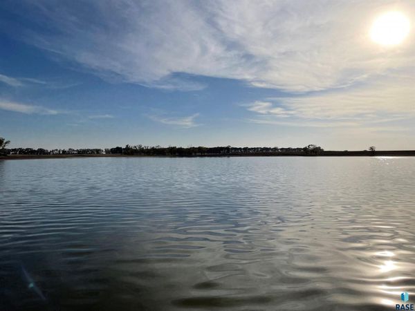 223 Sandpiper Ln, Wentworth, SD 57075