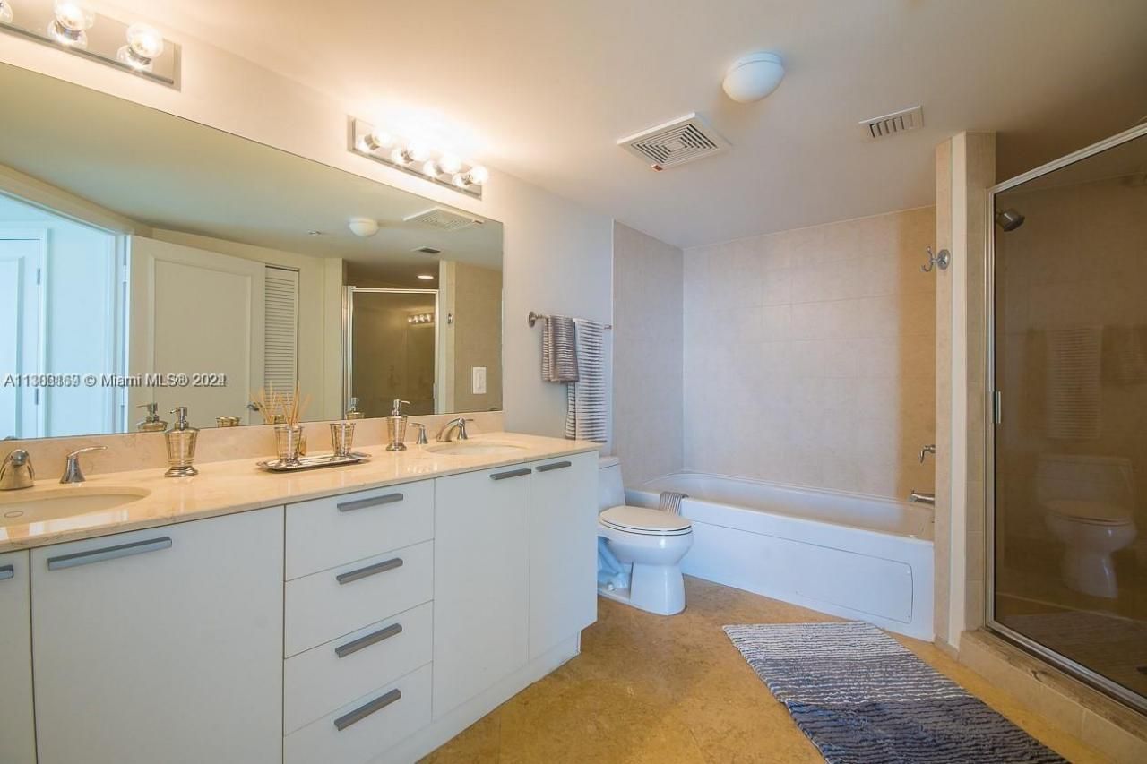 16699 Collins Av, Unit 3110, Sunny Isles Beach, FL 33160 Photo