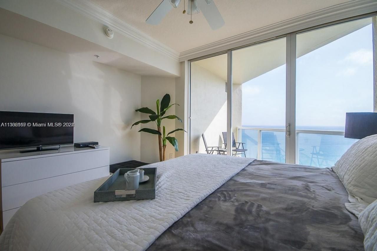 16699 Collins Av, Unit 3110, Sunny Isles Beach, FL 33160 Photo