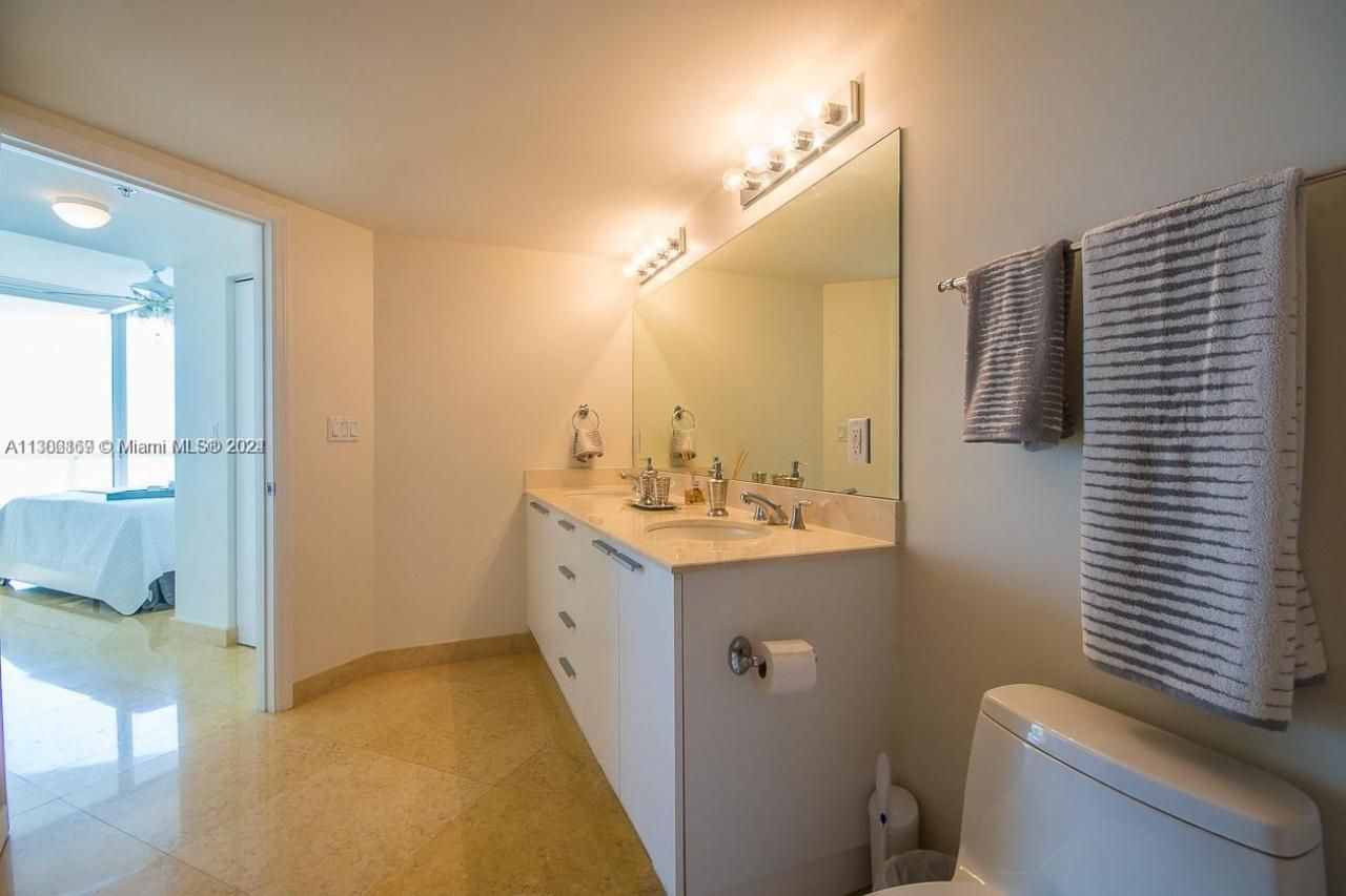 16699 Collins Av, Unit 3110, Sunny Isles Beach, FL 33160 Photo