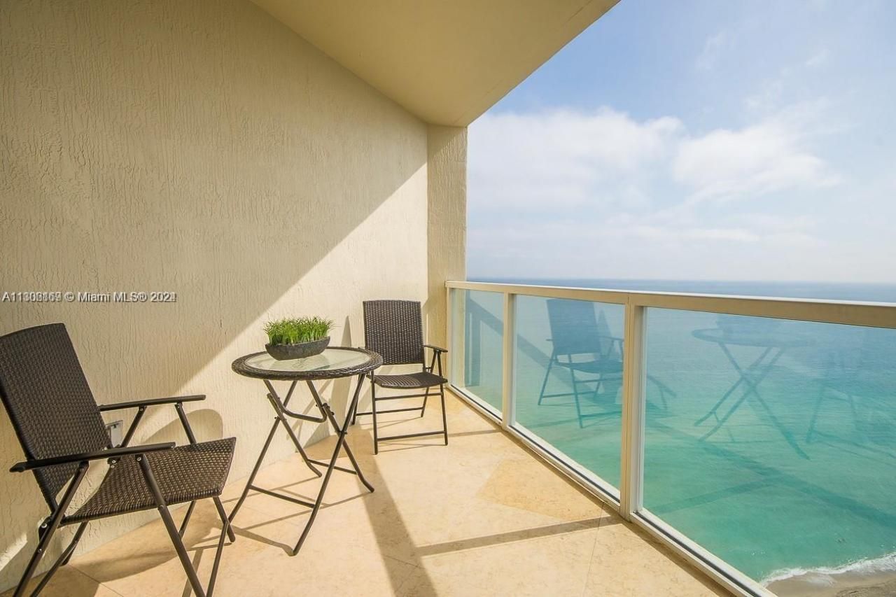 16699 Collins Av, Unit 3110, Sunny Isles Beach, FL 33160 Photo