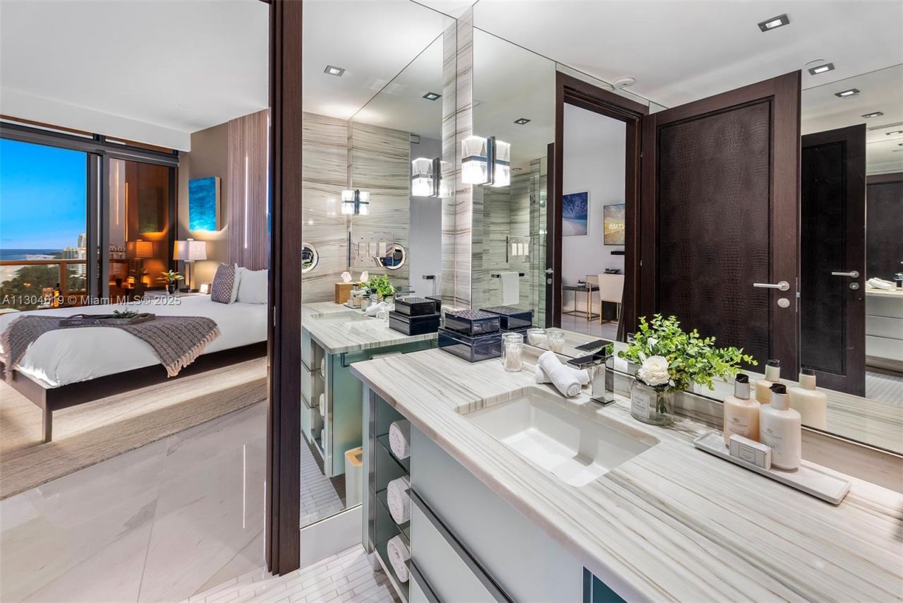 2201 Collins Ave, Unit 1926/PH-, Miami Beach, FL 33139 Photo