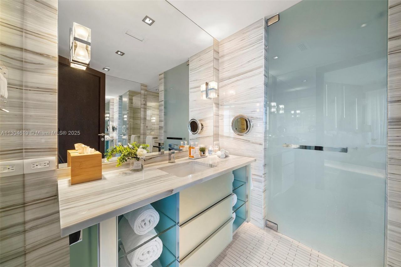 2201 Collins Ave, Unit 1926/PH-, Miami Beach, FL 33139 Photo