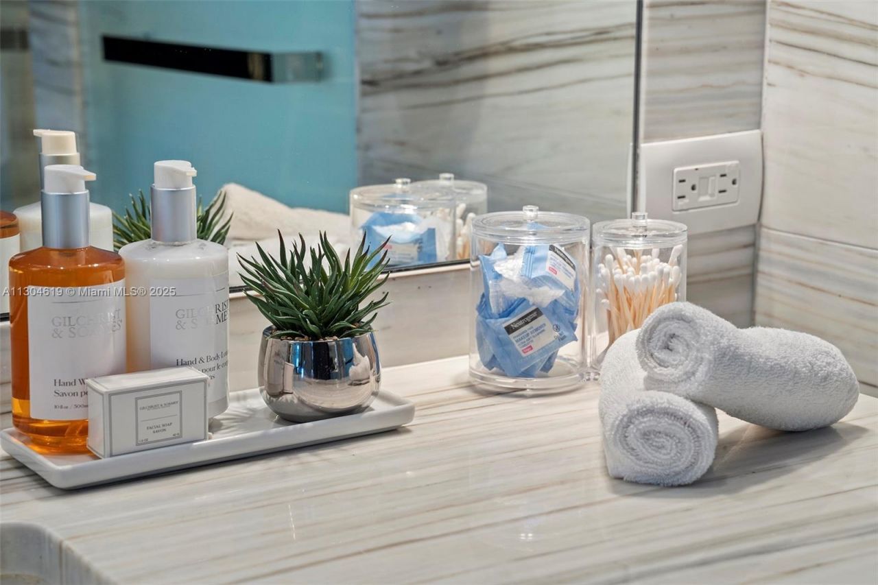 2201 Collins Ave, Unit 1926/PH-, Miami Beach, FL 33139 Photo