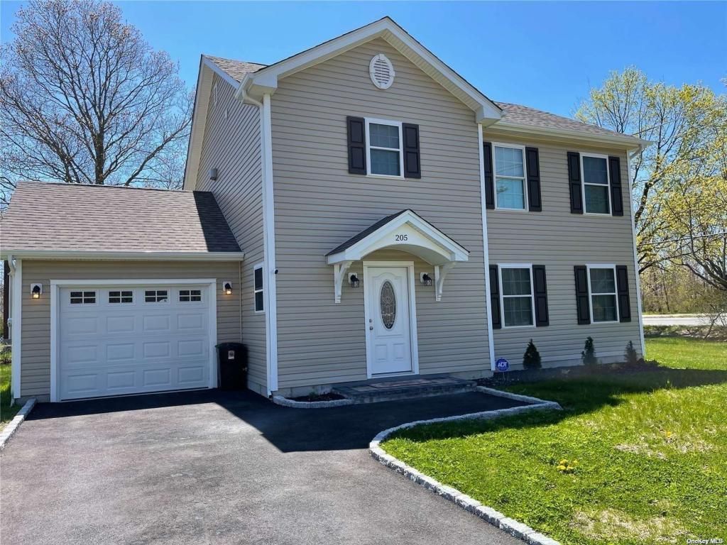 205 William Floyd Pk, Shirley, NY 11967 Main Photo