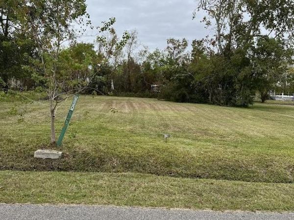 423 Merritt Street, Waveland, MS 39576