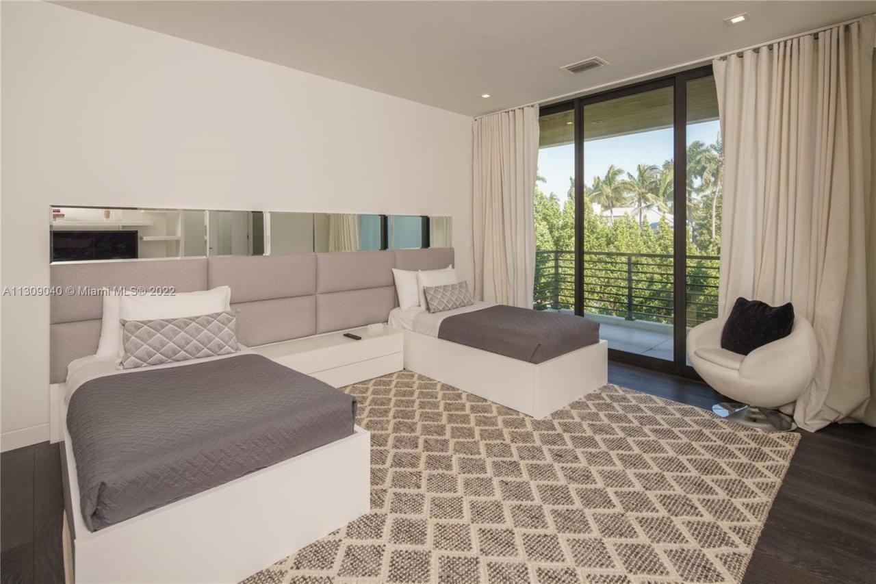 128 Fiesta Way, Fort Lauderdale, FL 33301 Photo