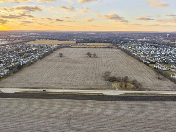 15432 Willowbrook Road, South Beloit, IL 61080