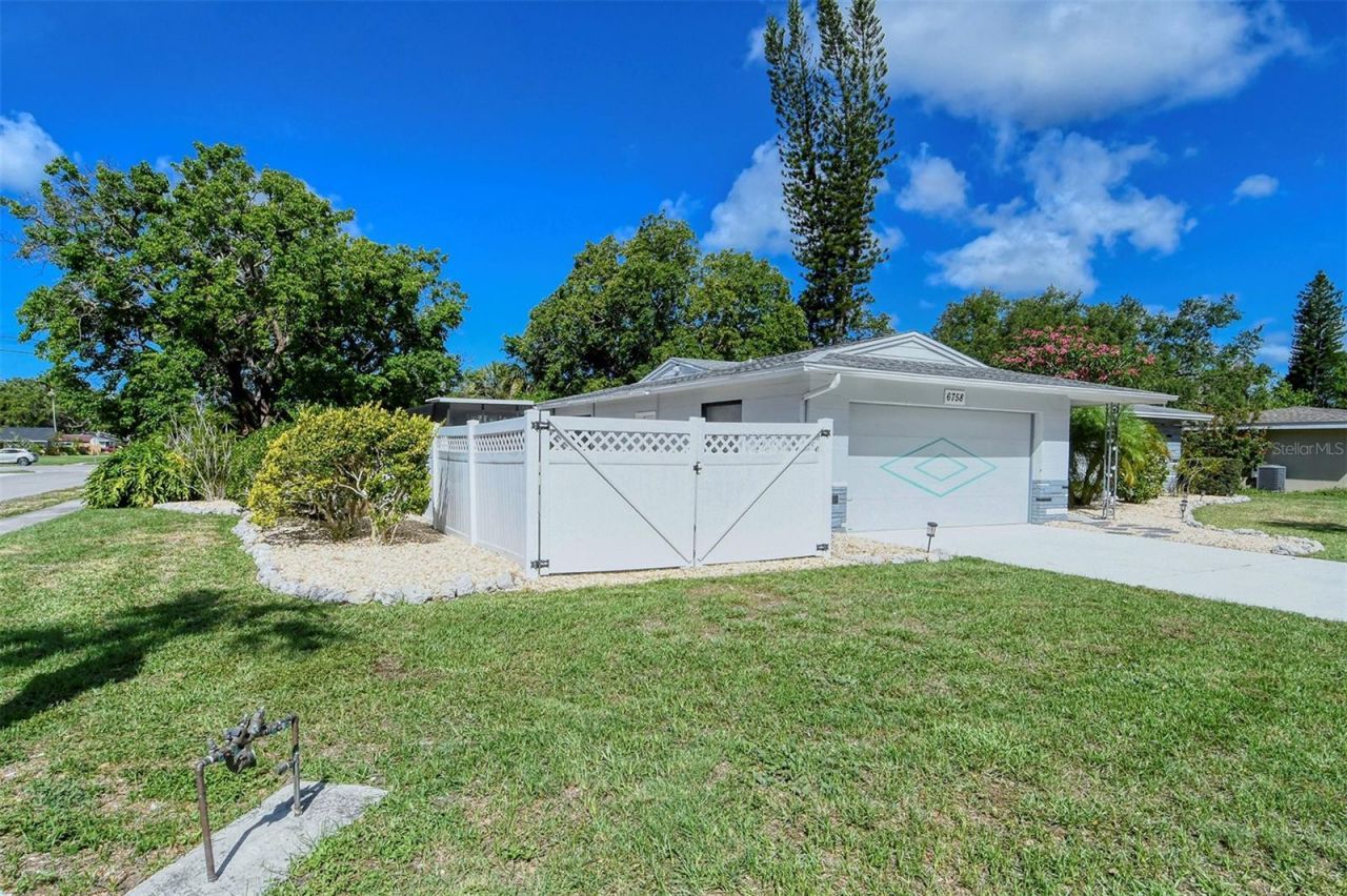 6758 S Lockwood Ridge Road, Sarasota, FL 34231 Photo
