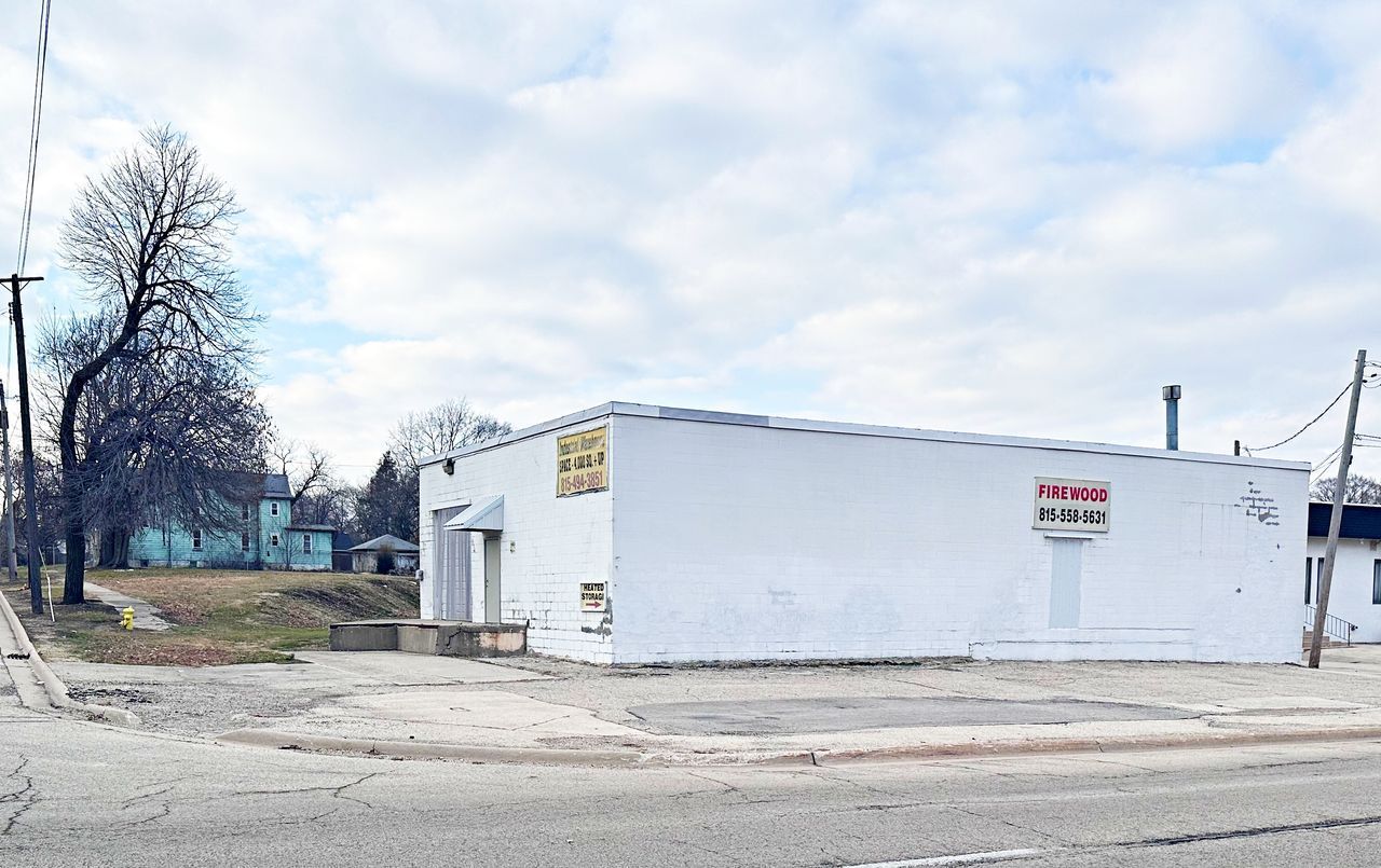 901 9th St, Rockford, IL 61104 Main Photo