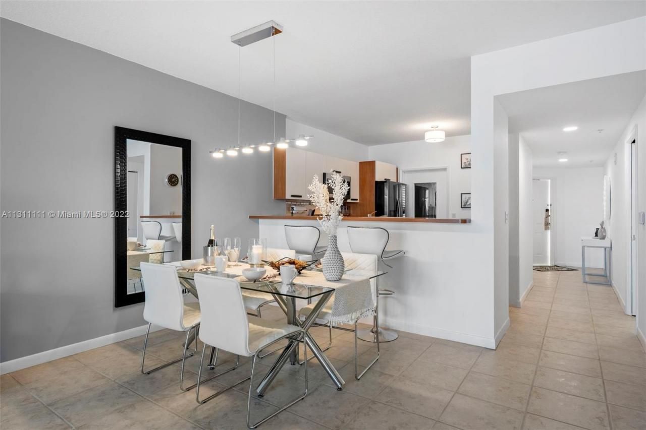 18100 N Bay Rd, Unit 308, Sunny Isles Beach, FL 33160 Photo