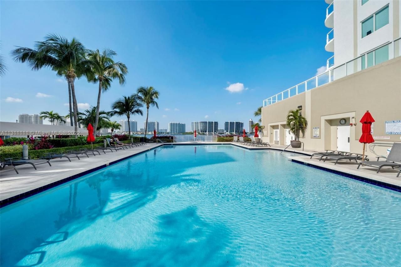 18100 N Bay Rd, Unit 308, Sunny Isles Beach, FL 33160 Photo