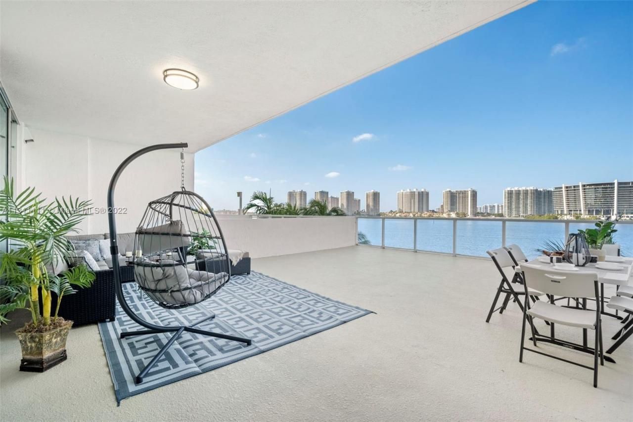 18100 N Bay Rd, Unit 308, Sunny Isles Beach, FL 33160 Photo