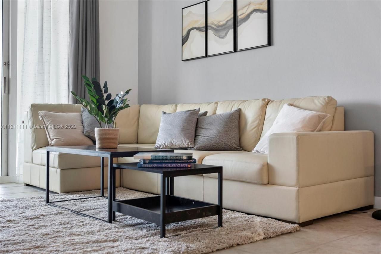 18100 N Bay Rd, Unit 308, Sunny Isles Beach, FL 33160 Photo