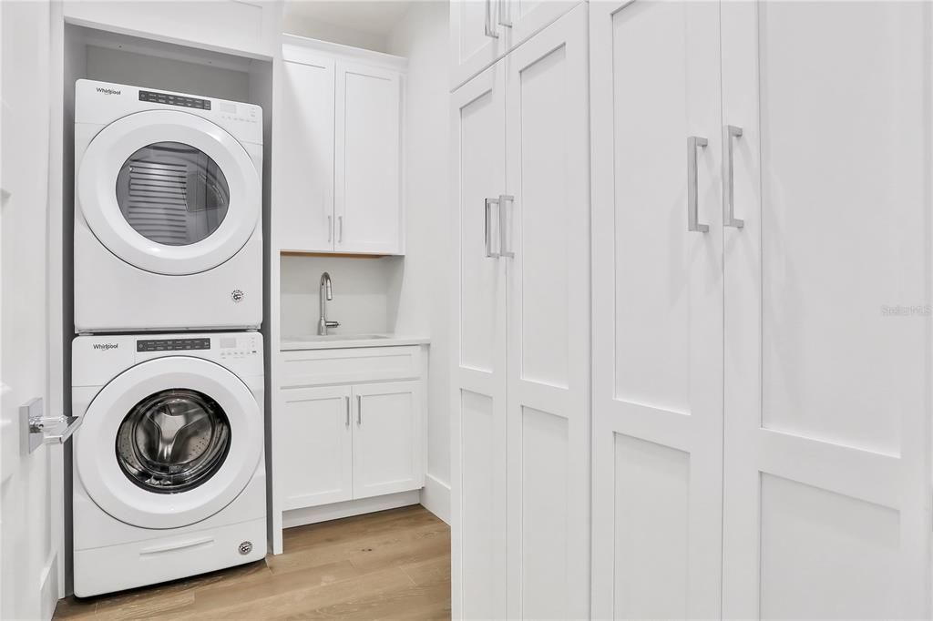 6925 Longboat Drive S, Longboat Key, FL 34228 Photo