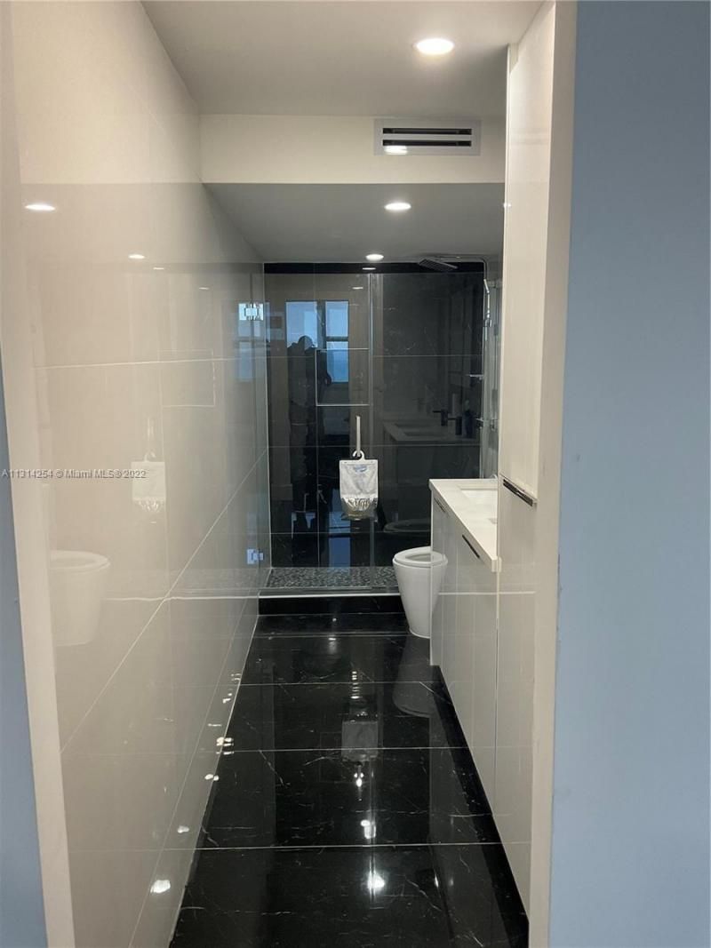 3180 S Ocean Dr, Unit 1503, Hallandale Beach, FL 33009 Photo