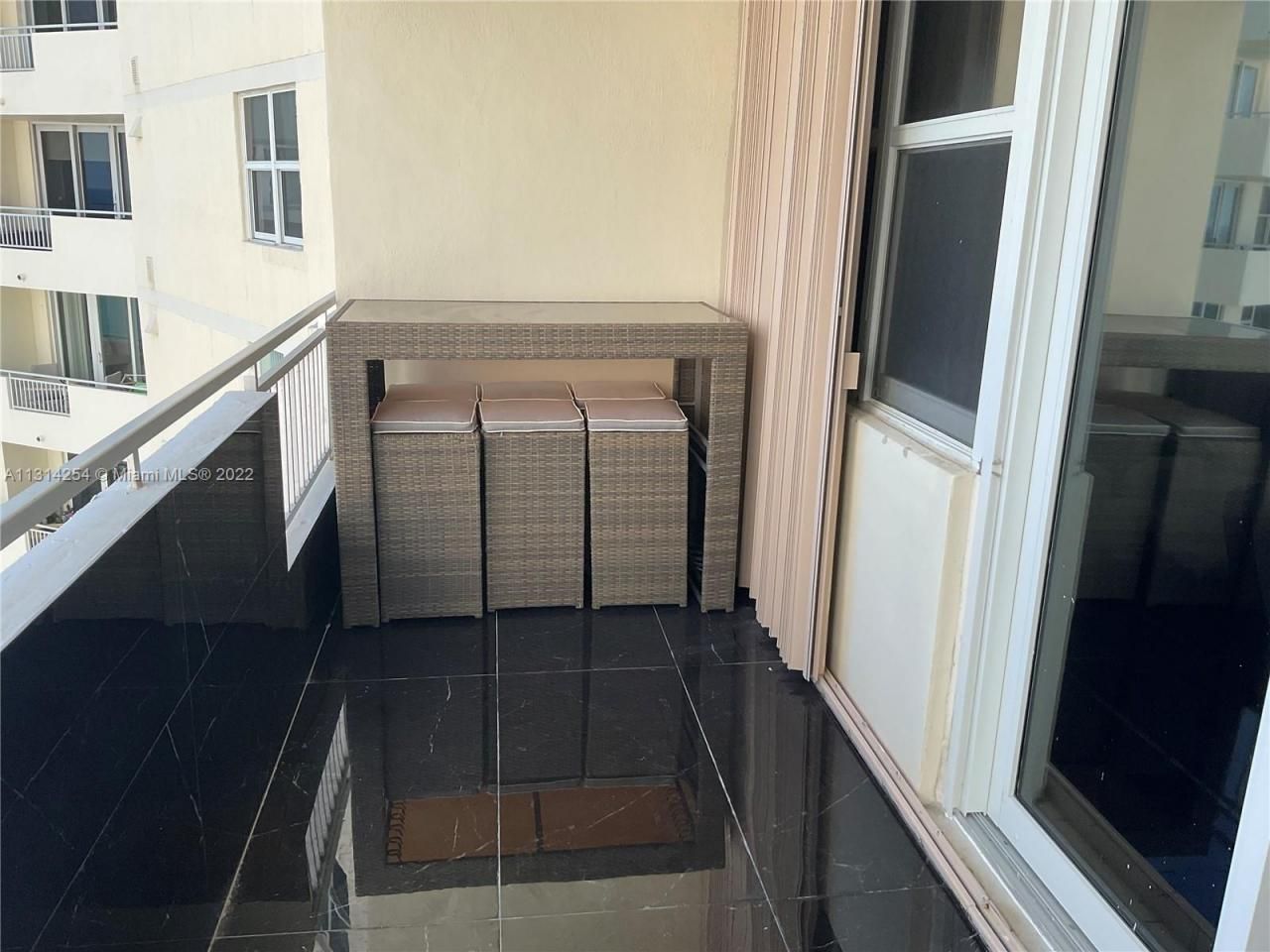 3180 S Ocean Dr, Unit 1503, Hallandale Beach, FL 33009 Photo