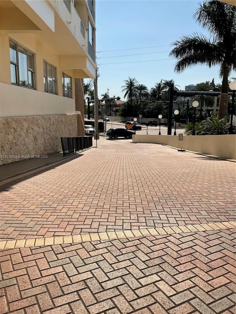 3180 S Ocean Dr, Unit 1503, Hallandale Beach, FL 33009 Photo