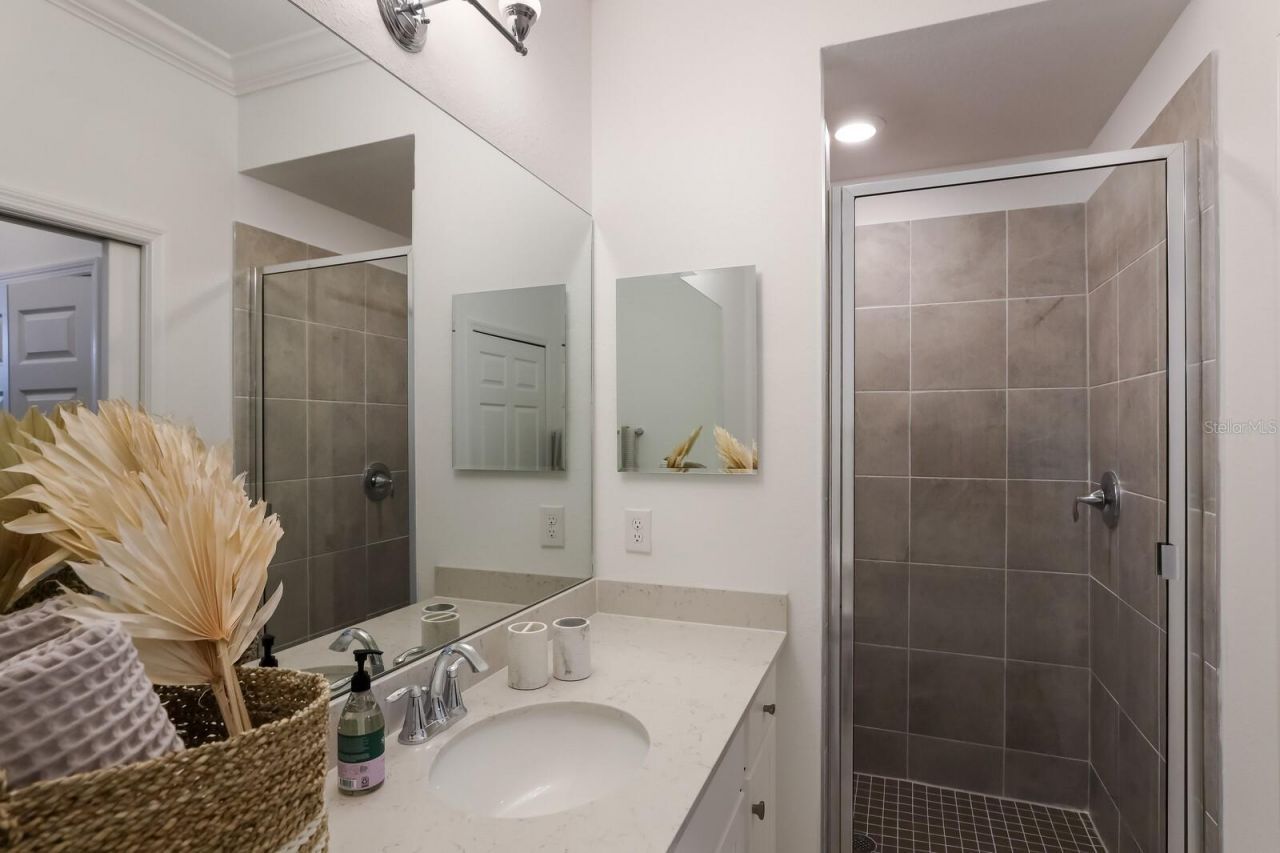 18114 Gawthrop Drive, Unit 308, Lakewood Ranch, FL 34211 Photo