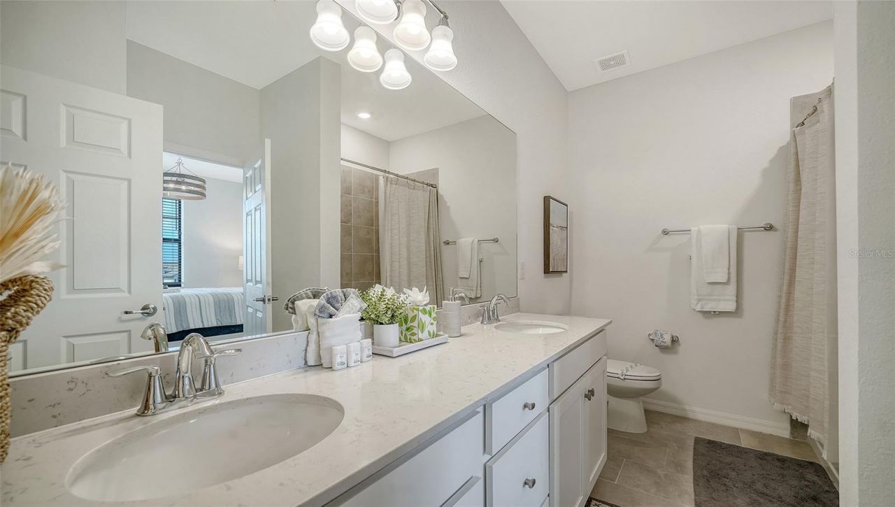 18114 Gawthrop Drive, Unit 308, Lakewood Ranch, FL 34211 Photo