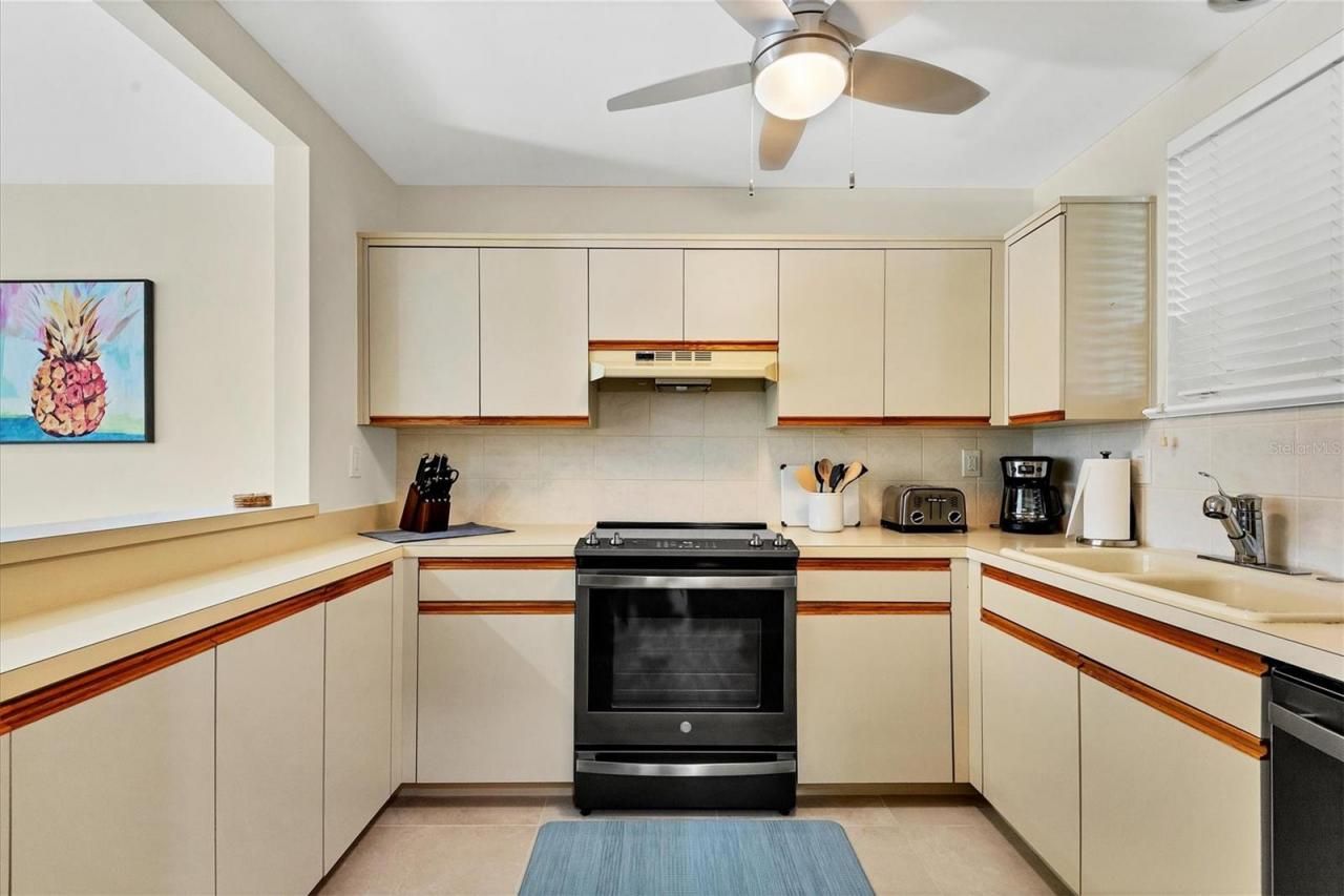 500 S Washington Drive, Unit 18B, Sarasota, FL 34236 Photo