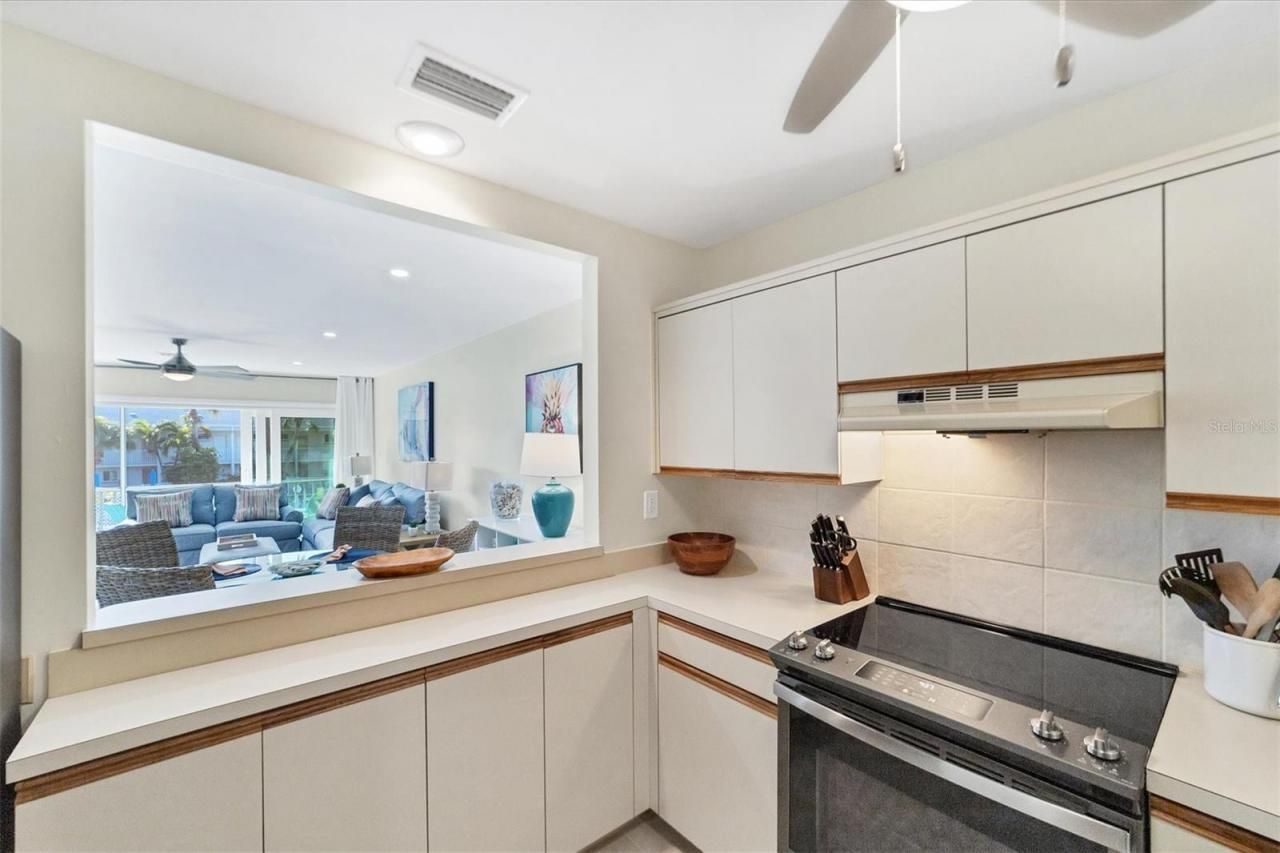 500 S Washington Drive, Unit 18B, Sarasota, FL 34236 Photo