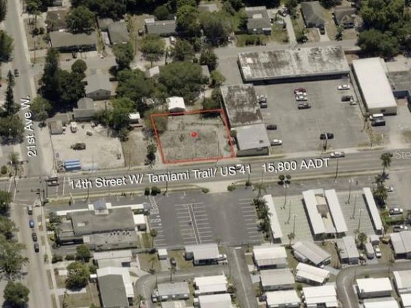 2121 14TH STREET W, BRADENTON, FL 34205