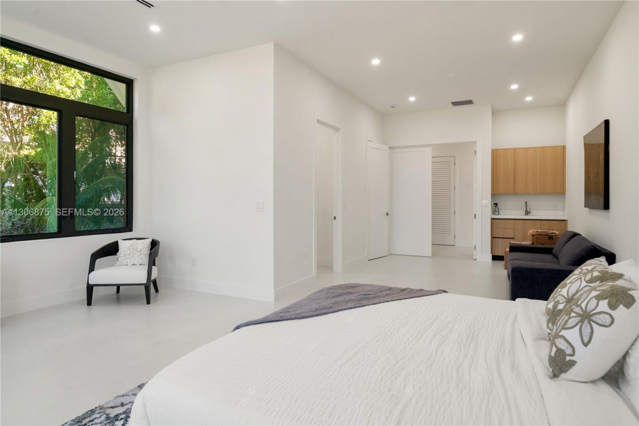 2405 Coco Plum Dr, Marathon, FL 33050 Photo