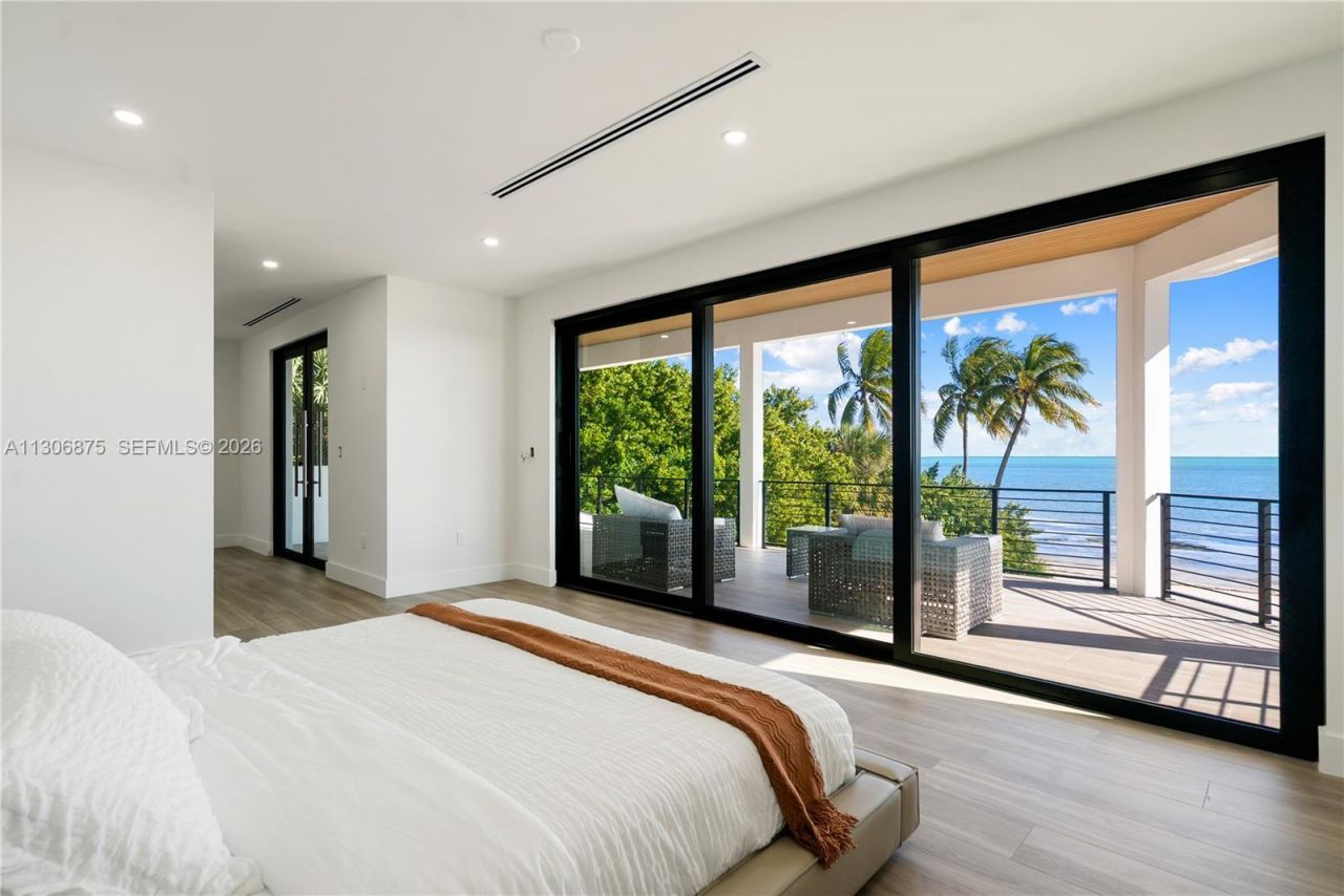 2405 Coco Plum Dr, Marathon, FL 33050 Photo