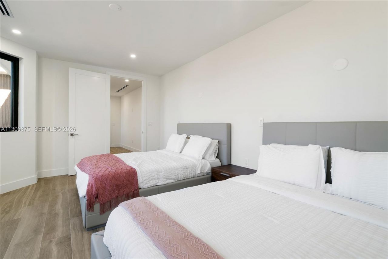 2405 Coco Plum Dr, Marathon, FL 33050 Photo