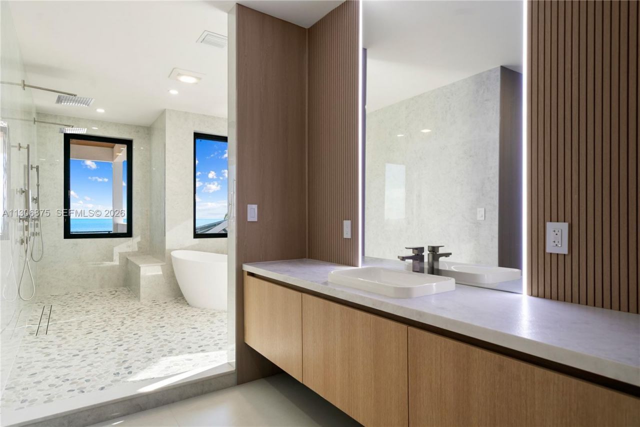 2405 Coco Plum Dr, Marathon, FL 33050 Photo