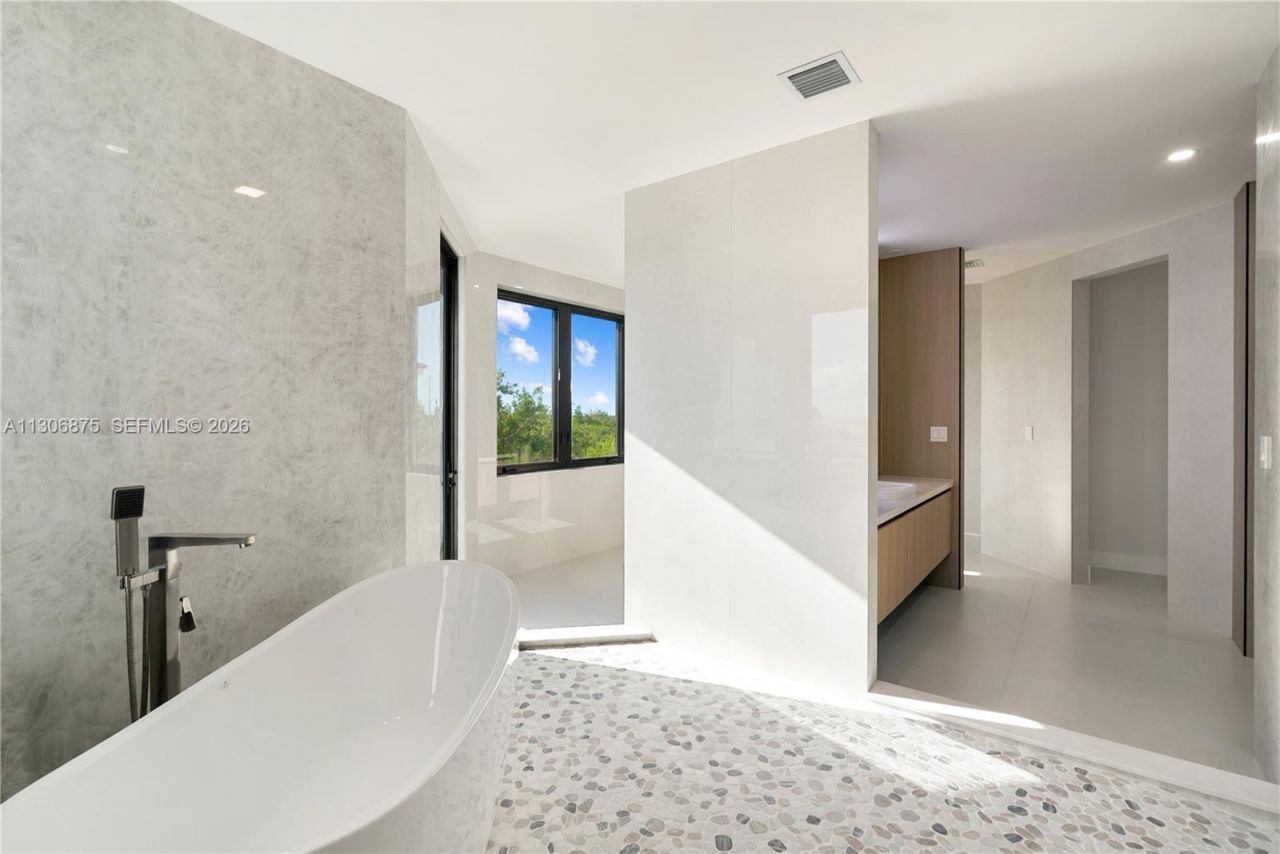 2405 Coco Plum Dr, Marathon, FL 33050 Photo