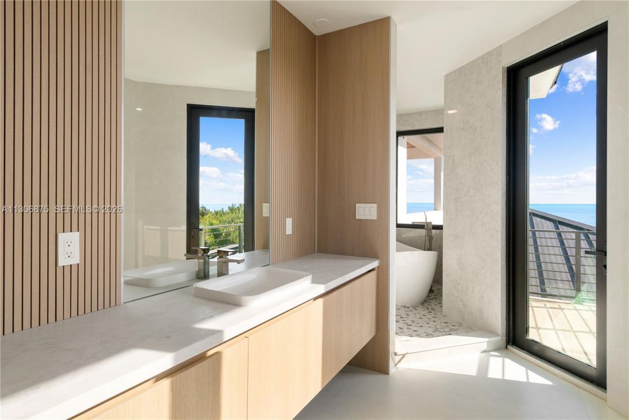 2405 Coco Plum Dr, Marathon, FL 33050 Photo